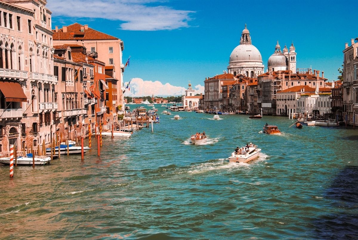 Italy Travel Guide 2026: Best Cities, Tuscany Villas, Milan & Budget Tips Milan Duomo Cathedral Italy fashion capital Gothic architecture