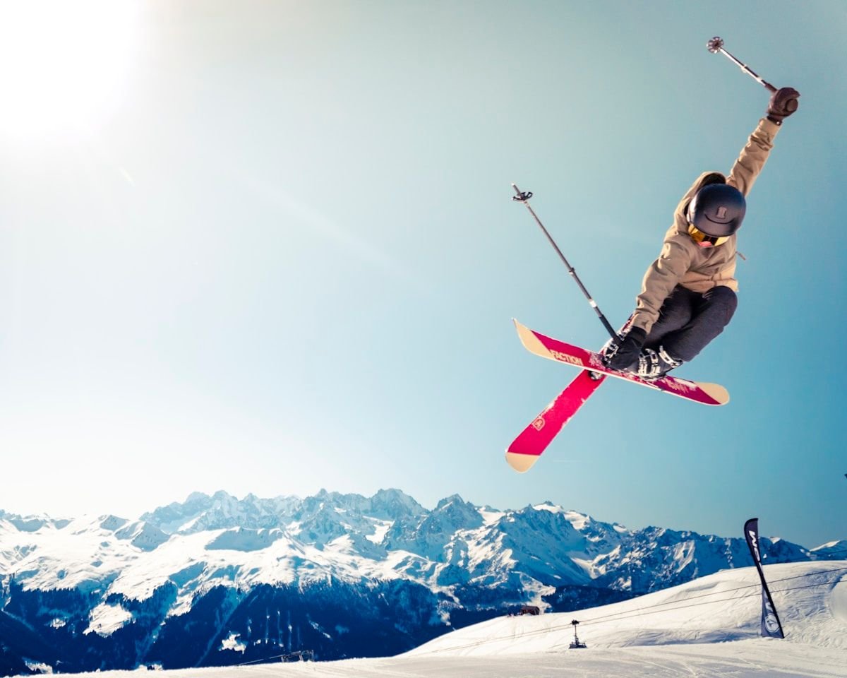 Best Budget-Friendly Ski Holiday Packages — Complete Travel Guide Budget ski holiday snow mountains Alps winter packages travel guide