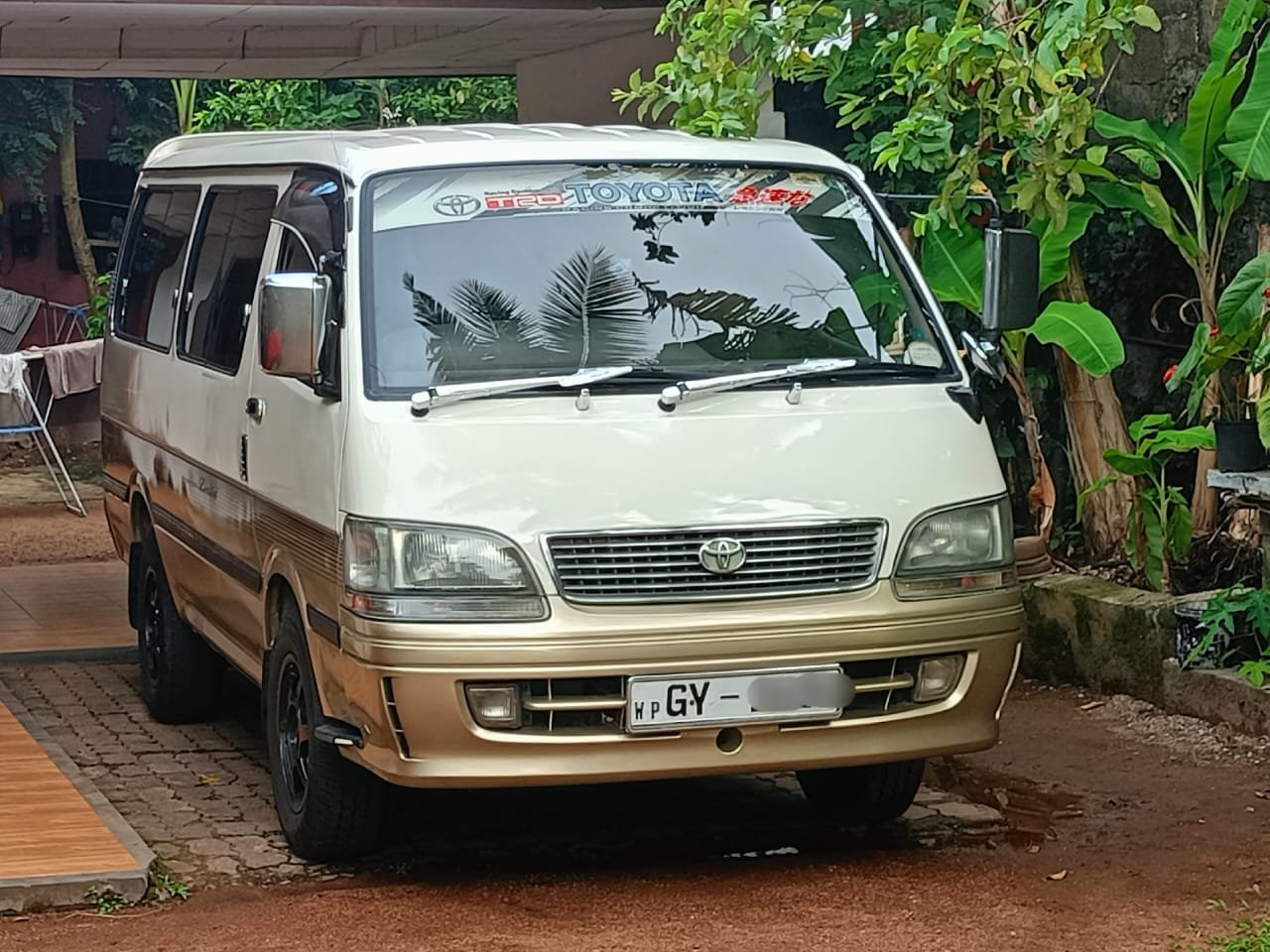 Tour Packages 7 Seater Rental Van