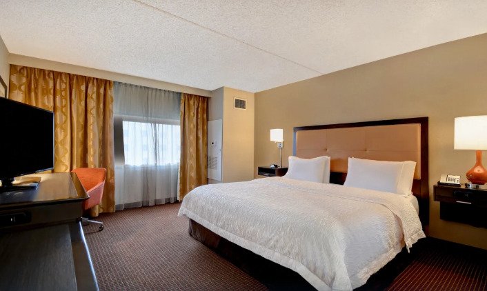 Tour Packages Hampton Inn NY-JFK king room