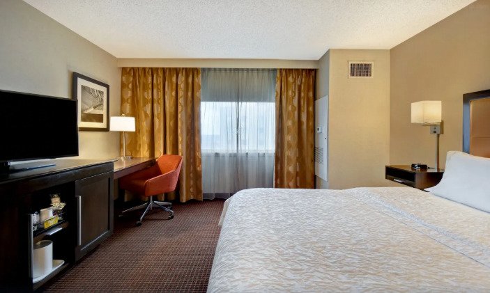 Tour Packages Hampton Inn NY-JFK king room
