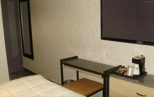 Tour Packages Rodeway Inn near JFK room amenities
