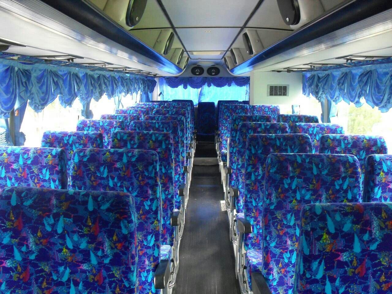 Tour Packages Pattaya Transfer tourist coach
