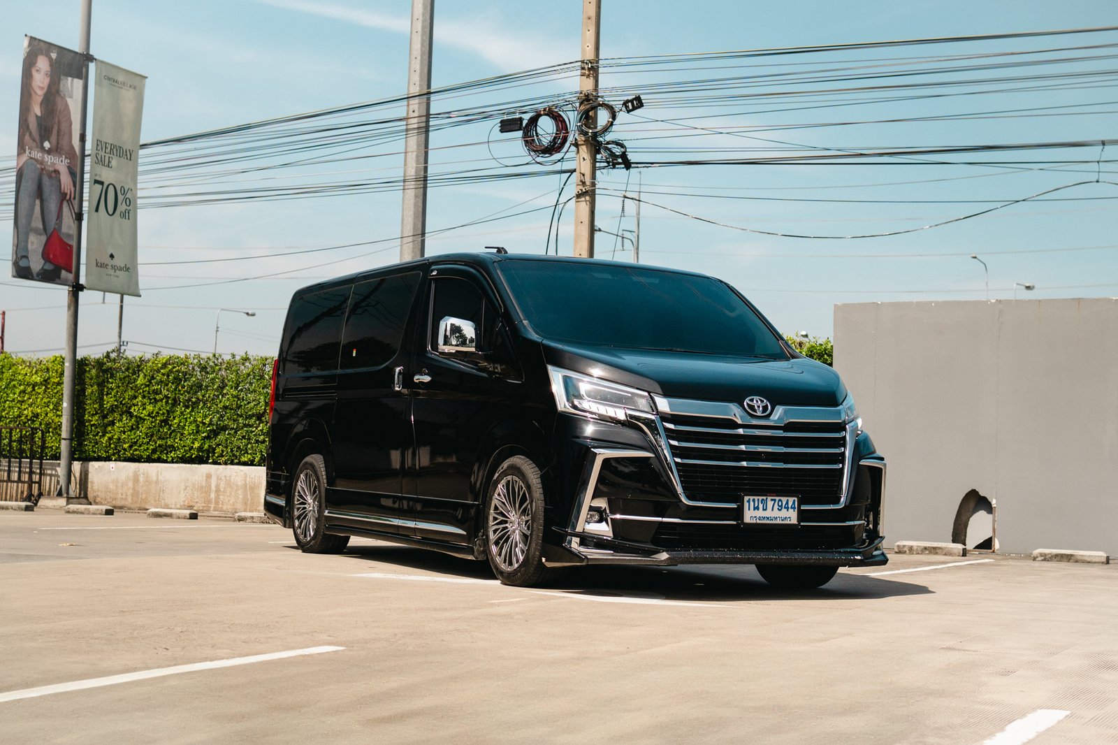 Tour Packages Pattaya Transfer commuter minibus