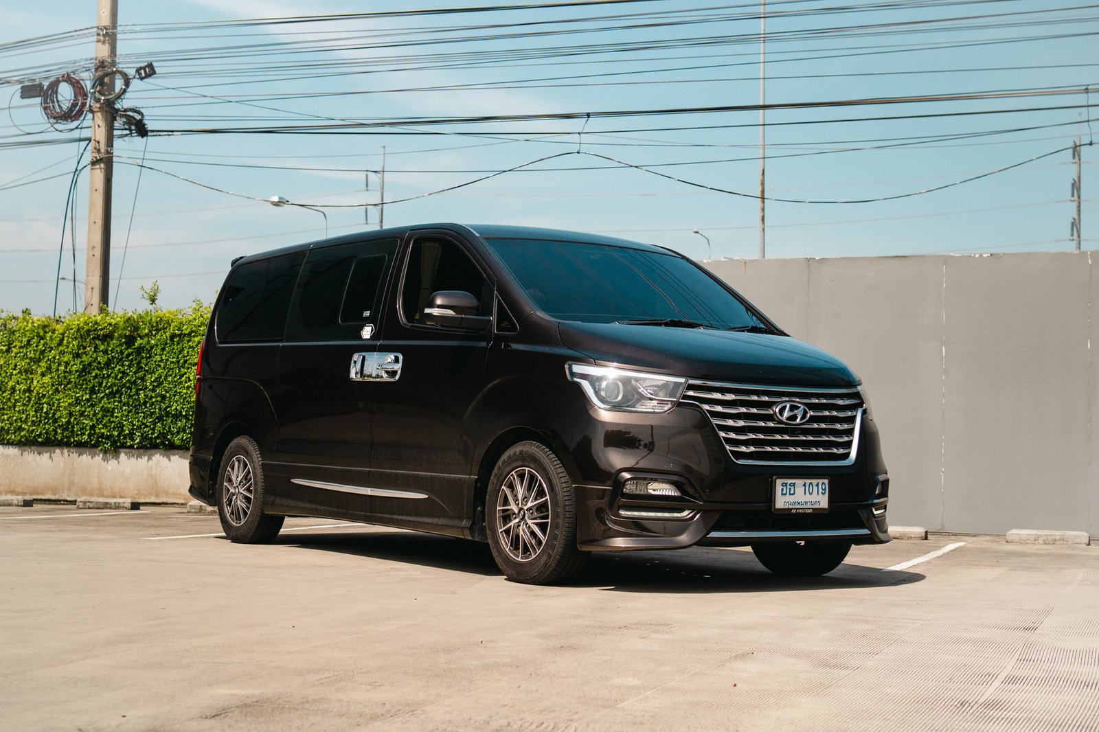 Tour Packages Pattaya Transfer van Hyundai H1
