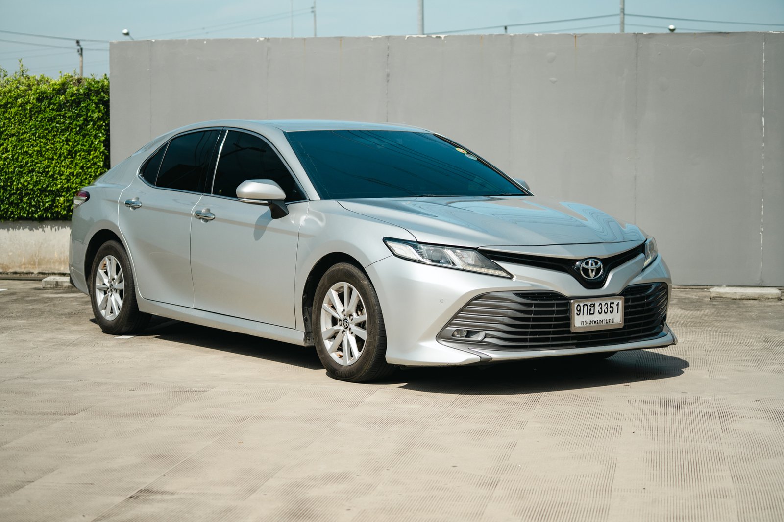 Tour Packages Pattaya Transfer premium sedan Toyota Camry