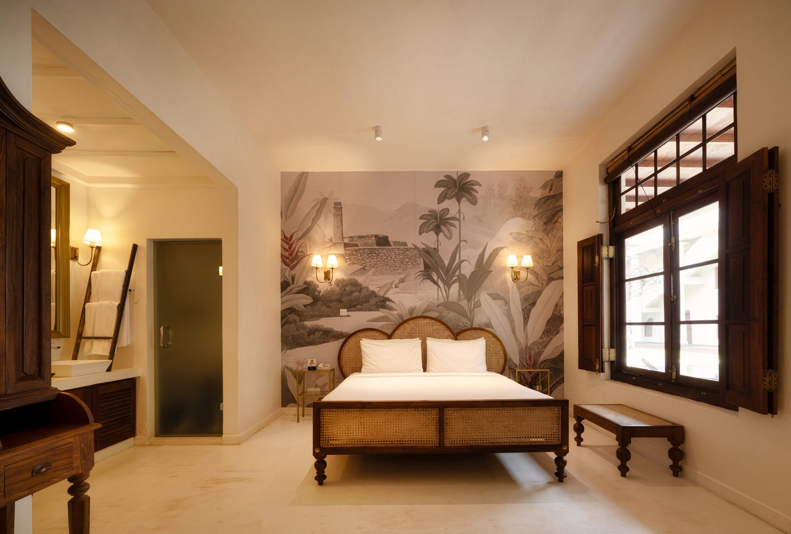 Tour Packages Galle Fort Hotel — Colonial Suite