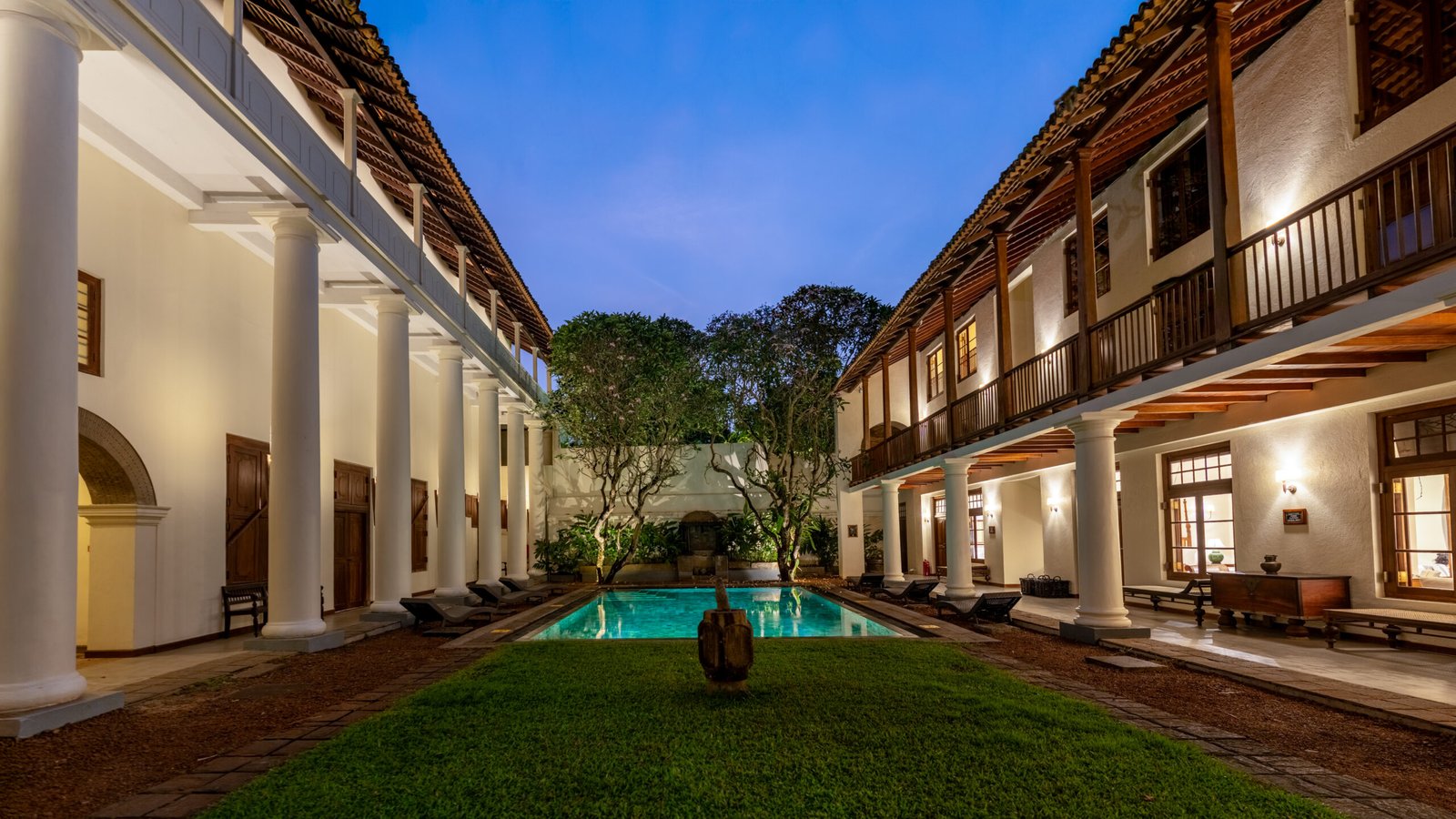 Tour Packages Galle Fort Hotel — Courtyard & Pool