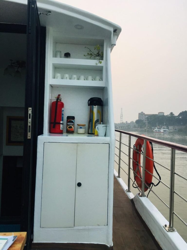 Tour Packages Twitcher private boat – Tea & Coffee Station
